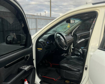 Білий Хендай Санта Фе, об'ємом двигуна 2.2 л та пробігом 259 тис. км за 11000 $, фото 6 на Automoto.ua