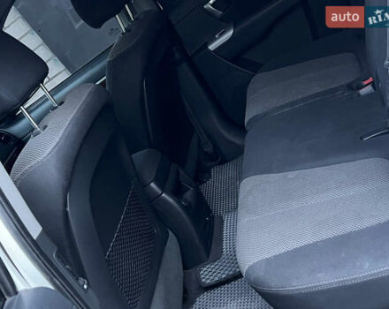 Белый Хендай Санта Фе, объемом двигателя 2.7 л и пробегом 176 тыс. км за 10100 $, фото 6 на Automoto.ua