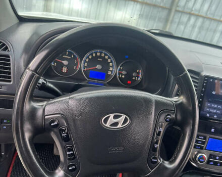 Білий Хендай Санта Фе, об'ємом двигуна 2.2 л та пробігом 259 тис. км за 11000 $, фото 8 на Automoto.ua