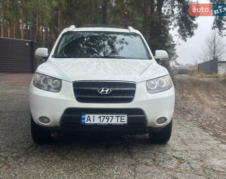 Белый Хендай Санта Фе, объемом двигателя 2.66 л и пробегом 140 тыс. км за 8700 $, фото 1 на Automoto.ua