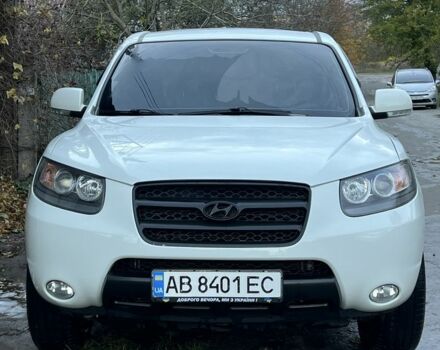 Белый Хендай Санта Фе, объемом двигателя 2.7 л и пробегом 176 тыс. км за 10100 $, фото 1 на Automoto.ua
