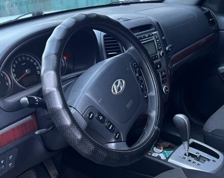 Белый Хендай Санта Фе, объемом двигателя 2.7 л и пробегом 176 тыс. км за 10100 $, фото 6 на Automoto.ua