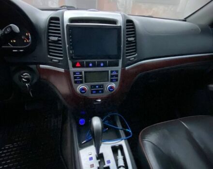 Белый Хендай Санта Фе, объемом двигателя 2.2 л и пробегом 290 тыс. км за 10700 $, фото 6 на Automoto.ua