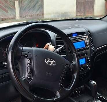 Белый Хендай Санта Фе, объемом двигателя 2.2 л и пробегом 189 тыс. км за 11300 $, фото 8 на Automoto.ua