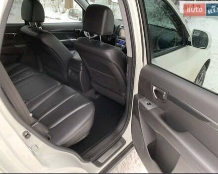 Білий Хендай Санта Фе, об'ємом двигуна 2.2 л та пробігом 201 тис. км за 13300 $, фото 5 на Automoto.ua