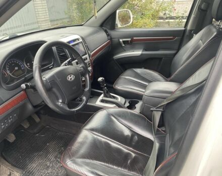 Белый Хендай Санта Фе, объемом двигателя 2.2 л и пробегом 291 тыс. км за 5200 $, фото 4 на Automoto.ua