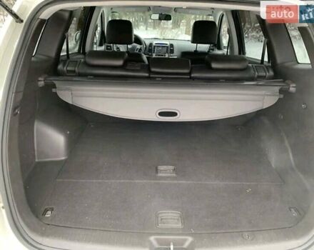 Білий Хендай Санта Фе, об'ємом двигуна 2.2 л та пробігом 201 тис. км за 13300 $, фото 8 на Automoto.ua