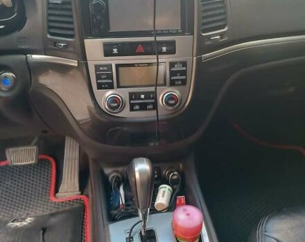 Белый Хендай Санта Фе, объемом двигателя 2.2 л и пробегом 293 тыс. км за 12300 $, фото 11 на Automoto.ua