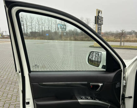 Білий Хендай Санта Фе, об'ємом двигуна 2.2 л та пробігом 183 тис. км за 13800 $, фото 44 на Automoto.ua