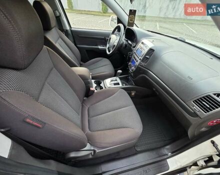 Белый Хендай Санта Фе, объемом двигателя 2.2 л и пробегом 211 тыс. км за 13850 $, фото 43 на Automoto.ua