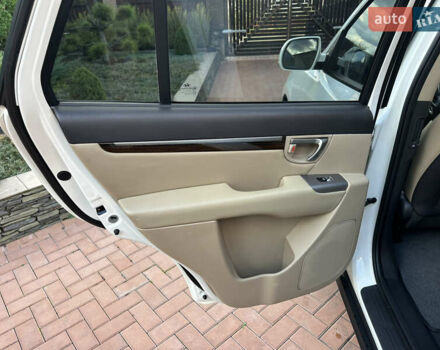 Хендай Санта Фе 2011 у Умани на Automoto.ua Білий Хендай Санта Фе, об'ємом двигуна 2.2 л та пробігом 147 тис. км за 14000 $, фото 28 на Automoto.ua