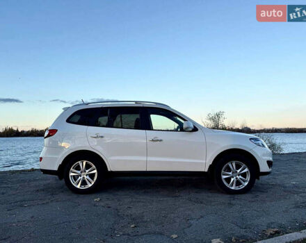 Белый Хендай Санта Фе, объемом двигателя 2.2 л и пробегом 67 тыс. км за 14999 $, фото 3 на Automoto.ua