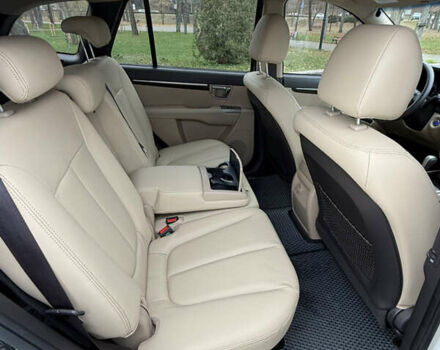 Білий Хендай Санта Фе, об'ємом двигуна 2.4 л та пробігом 98 тис. км за 13500 $, фото 29 на Automoto.ua