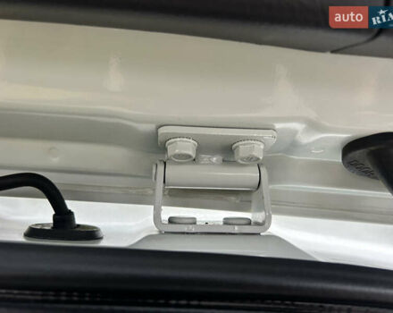 Білий Хендай Санта Фе, об'ємом двигуна 2.2 л та пробігом 183 тис. км за 13800 $, фото 36 на Automoto.ua