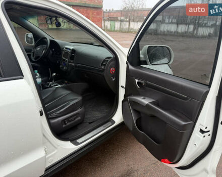 Білий Хендай Санта Фе, об'ємом двигуна 2.2 л та пробігом 236 тис. км за 13500 $, фото 8 на Automoto.ua