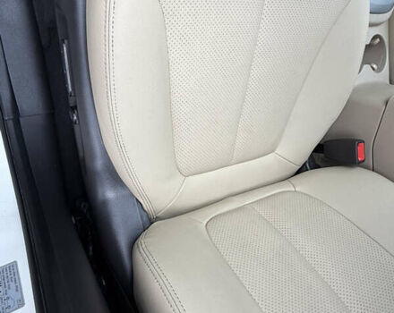 Білий Хендай Санта Фе, об'ємом двигуна 2.4 л та пробігом 98 тис. км за 13500 $, фото 23 на Automoto.ua