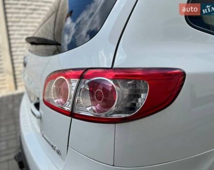 Білий Хендай Санта Фе, об'ємом двигуна 2.4 л та пробігом 176 тис. км за 12500 $, фото 13 на Automoto.ua