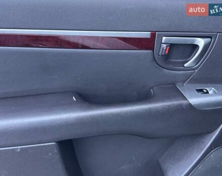 Білий Хендай Санта Фе, об'ємом двигуна 2 л та пробігом 334 тис. км за 11300 $, фото 42 на Automoto.ua