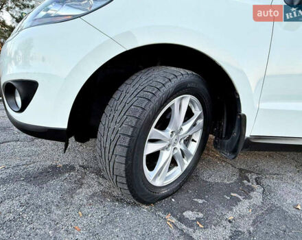 Белый Хендай Санта Фе, объемом двигателя 2.2 л и пробегом 67 тыс. км за 14999 $, фото 21 на Automoto.ua