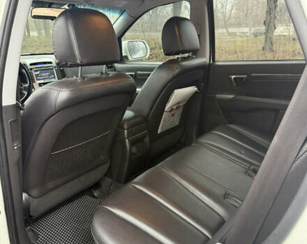 Білий Хендай Санта Фе, об'ємом двигуна 2.2 л та пробігом 236 тис. км за 13500 $, фото 12 на Automoto.ua