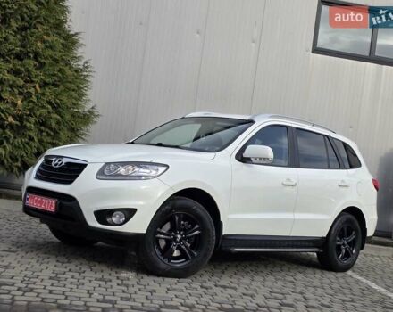 Белый Хендай Санта Фе, объемом двигателя 2.2 л и пробегом 211 тыс. км за 13850 $, фото 2 на Automoto.ua