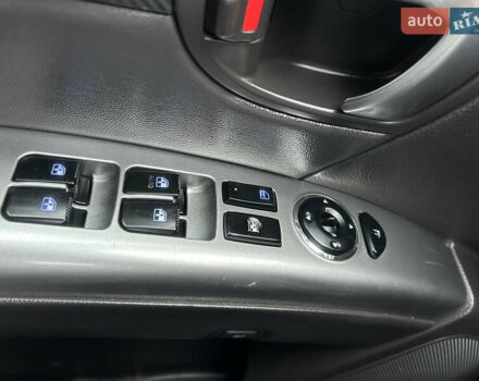 Білий Хендай Санта Фе, об'ємом двигуна 2.2 л та пробігом 183 тис. км за 13800 $, фото 86 на Automoto.ua