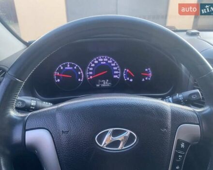 Хендай Санта Фе 2011 в Ровно на Automoto.ua Белый Хендай Санта Фе, объемом двигателя 2.2 л и пробегом 230 тыс. км за 12500 $, фото 2 на Automoto.ua