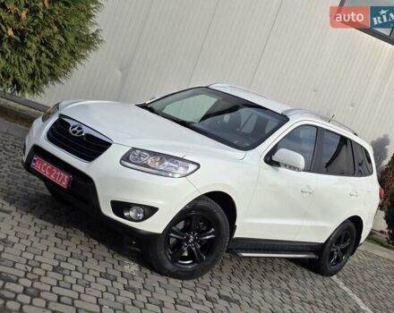 Белый Хендай Санта Фе, объемом двигателя 2.2 л и пробегом 211 тыс. км за 13850 $, фото 5 на Automoto.ua