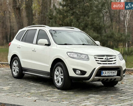 Білий Хендай Санта Фе, об'ємом двигуна 2.4 л та пробігом 98 тис. км за 13500 $, фото 12 на Automoto.ua