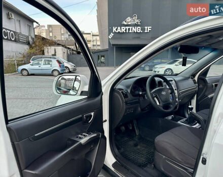 Хендай Санта Фе 2011 в Ивано-Франковске на Automoto.ua Белый Хендай Санта Фе, объемом двигателя 2.2 л и пробегом 298 тыс. км за 10400 $, фото 4 на Automoto.ua