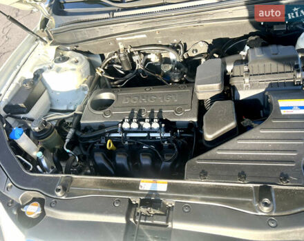 Белый Хендай Санта Фе, объемом двигателя 2.36 л и пробегом 148 тыс. км за 12500 $, фото 12 на Automoto.ua