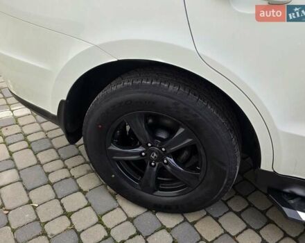 Белый Хендай Санта Фе, объемом двигателя 2.2 л и пробегом 211 тыс. км за 13850 $, фото 33 на Automoto.ua