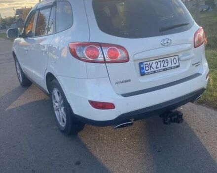 Хендай Санта Фе 2011 в Ровно на Automoto.ua Белый Хендай Санта Фе, объемом двигателя 2.2 л и пробегом 230 тыс. км за 12500 $, фото 1 на Automoto.ua