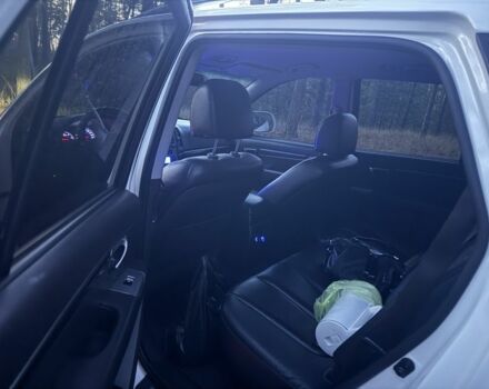 Белый Хендай Санта Фе, объемом двигателя 2.2 л и пробегом 240 тыс. км за 13500 $, фото 8 на Automoto.ua