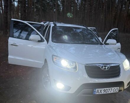 Белый Хендай Санта Фе, объемом двигателя 2.2 л и пробегом 240 тыс. км за 13500 $, фото 9 на Automoto.ua