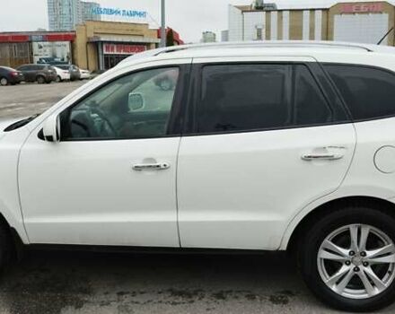 Белый Хендай Санта Фе, объемом двигателя 2.36 л и пробегом 230 тыс. км за 8600 $, фото 4 на Automoto.ua