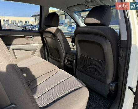 Белый Хендай Санта Фе, объемом двигателя 2.2 л и пробегом 194 тыс. км за 11750 $, фото 39 на Automoto.ua