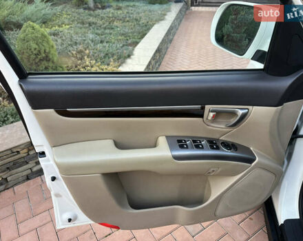 Хендай Санта Фе 2011 у Умани на Automoto.ua Білий Хендай Санта Фе, об'ємом двигуна 2.2 л та пробігом 147 тис. км за 14000 $, фото 30 на Automoto.ua
