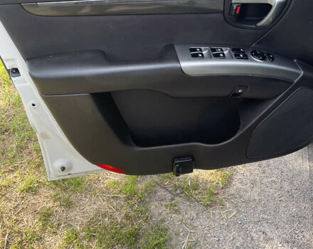 Хендай Санта Фе 2011 в Виннице на Automoto.ua Белый Хендай Санта Фе, объемом двигателя 2.2 л и пробегом 285 тыс. км за 13200 $, фото 13 на Automoto.ua