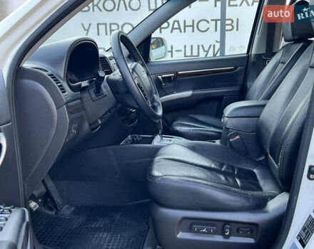 Белый Хендай Санта Фе, объемом двигателя 2.2 л и пробегом 175 тыс. км за 12700 $, фото 30 на Automoto.ua