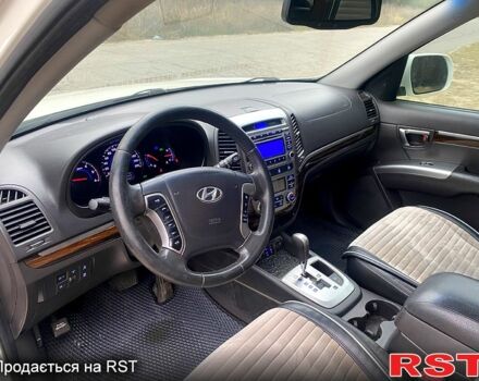 Белый Хендай Санта Фе, объемом двигателя 2.2 л и пробегом 273 тыс. км за 12800 $, фото 11 на Automoto.ua