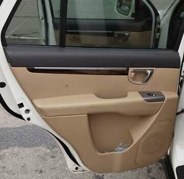 Белый Хендай Санта Фе, объемом двигателя 2.36 л и пробегом 230 тыс. км за 8600 $, фото 18 на Automoto.ua