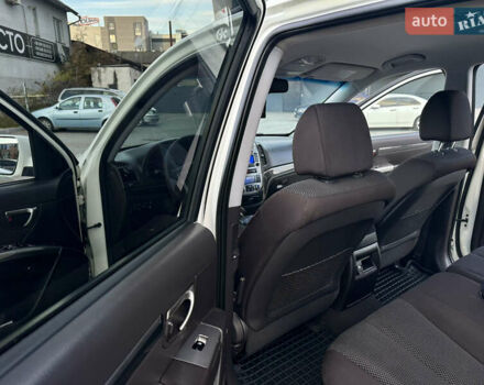 Хендай Санта Фе 2011 в Ивано-Франковске на Automoto.ua Белый Хендай Санта Фе, объемом двигателя 2.2 л и пробегом 298 тыс. км за 10400 $, фото 6 на Automoto.ua