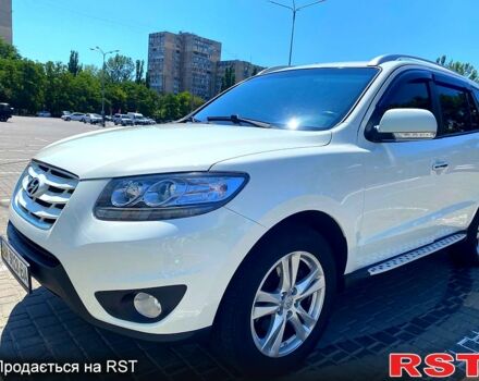 Белый Хендай Санта Фе, объемом двигателя 2.4 л и пробегом 111 тыс. км за 14000 $, фото 1 на Automoto.ua