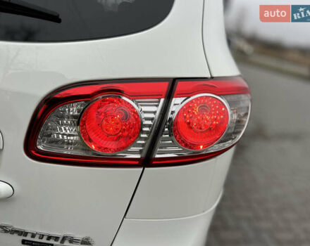 Білий Хендай Санта Фе, об'ємом двигуна 2.2 л та пробігом 183 тис. км за 13800 $, фото 17 на Automoto.ua