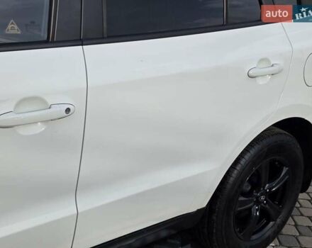 Белый Хендай Санта Фе, объемом двигателя 2.2 л и пробегом 211 тыс. км за 13850 $, фото 28 на Automoto.ua