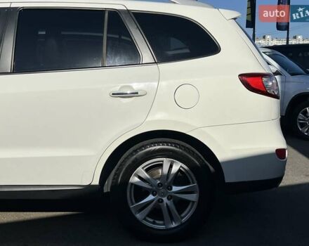 Білий Хендай Санта Фе, об'ємом двигуна 2 л та пробігом 334 тис. км за 11300 $, фото 11 на Automoto.ua