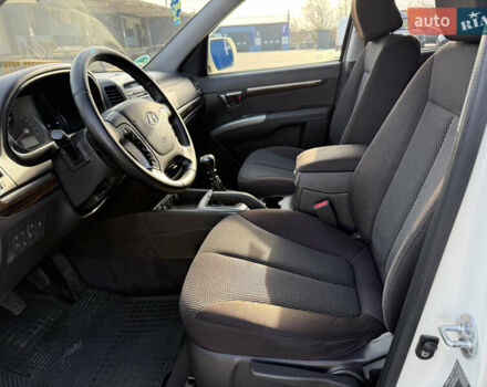 Білий Хендай Санта Фе, об'ємом двигуна 2.2 л та пробігом 196 тис. км за 10999 $, фото 27 на Automoto.ua