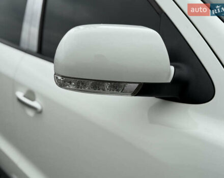 Білий Хендай Санта Фе, об'ємом двигуна 2.4 л та пробігом 98 тис. км за 13500 $, фото 17 на Automoto.ua