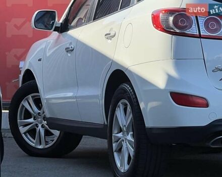 Білий Хендай Санта Фе, об'ємом двигуна 2 л та пробігом 334 тис. км за 11300 $, фото 14 на Automoto.ua